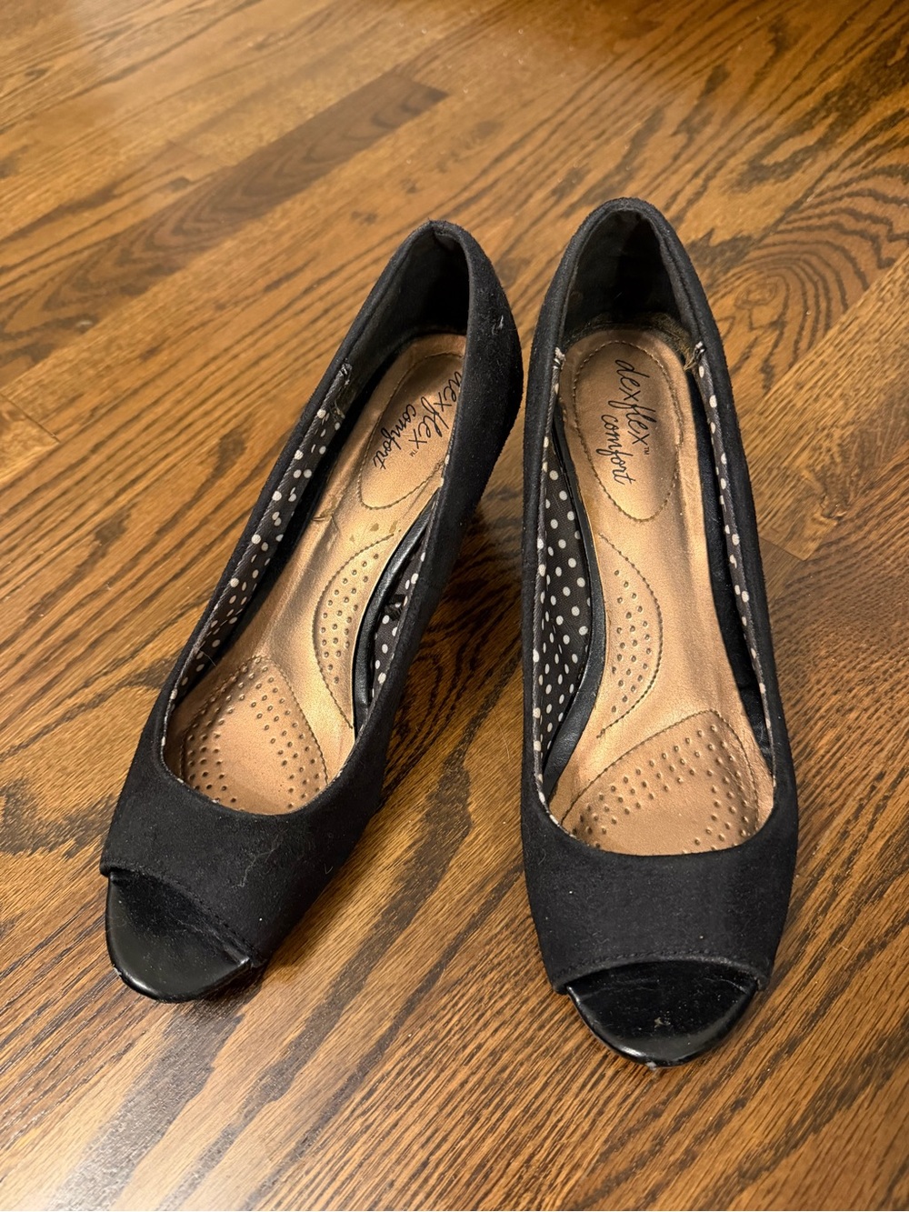 AEROSOLES Black Peep-Toe Comfort Heels